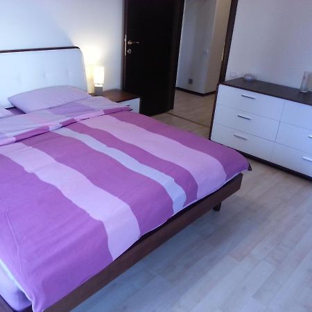 Apartment 3 Rooms Elegant บูคาเรสต์ ภายนอก รูปภาพ