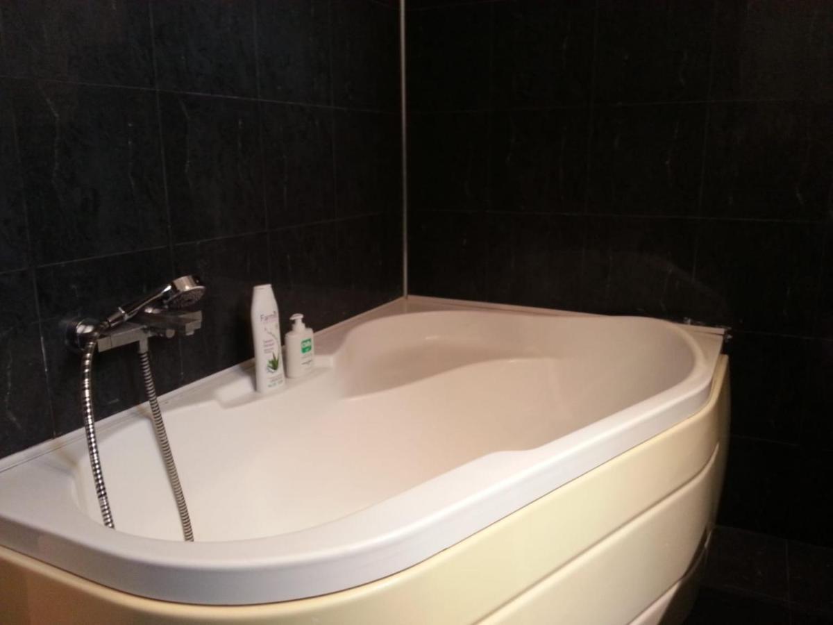 Apartment 3 Rooms Elegant บูคาเรสต์ ภายนอก รูปภาพ
