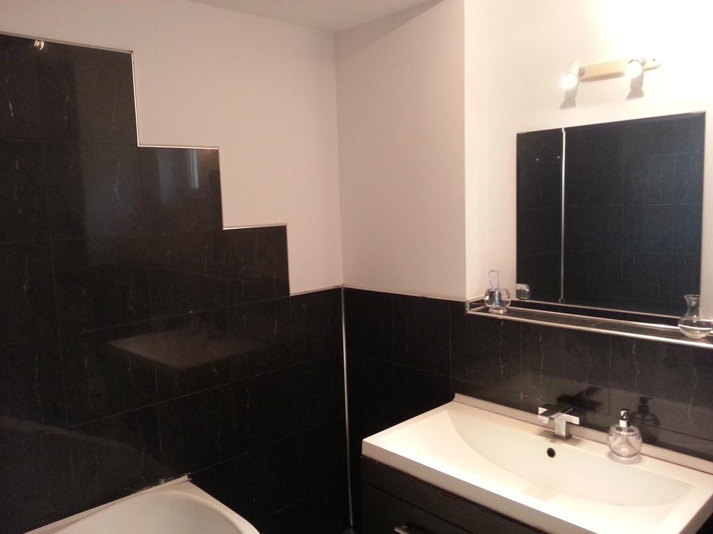 Apartment 3 Rooms Elegant บูคาเรสต์ ภายนอก รูปภาพ