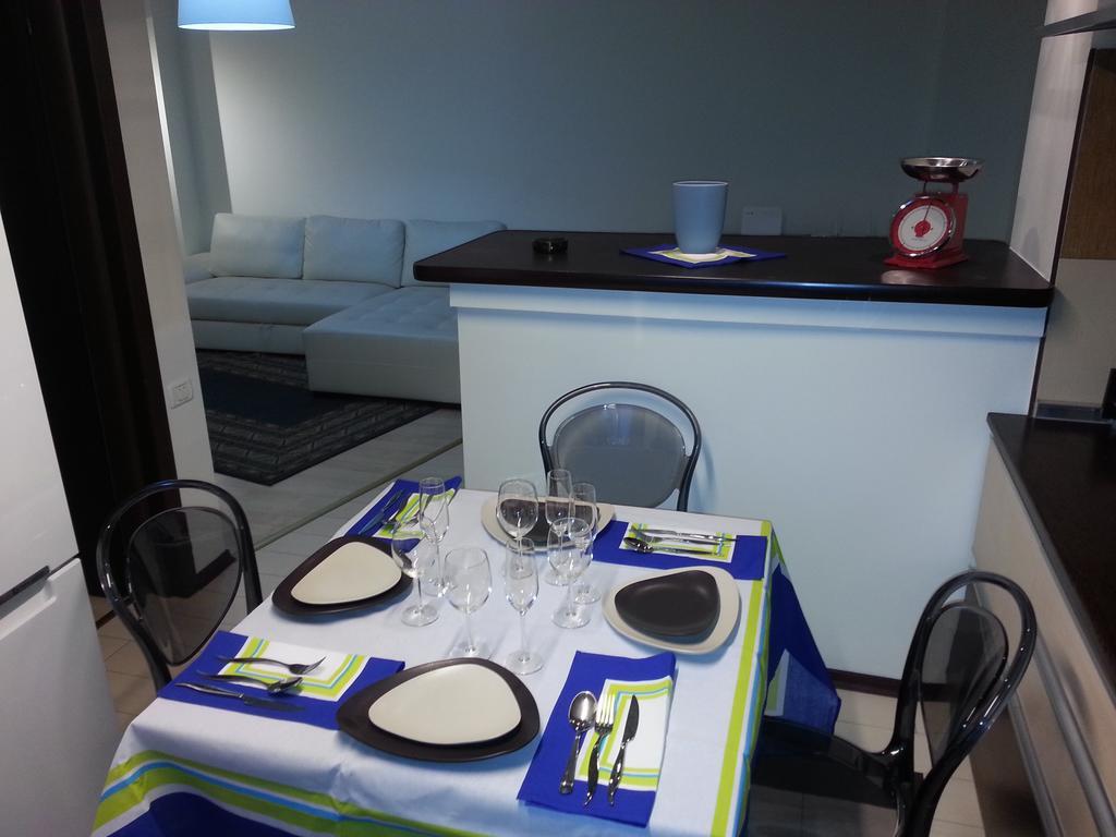 Apartment 3 Rooms Elegant บูคาเรสต์ ภายนอก รูปภาพ