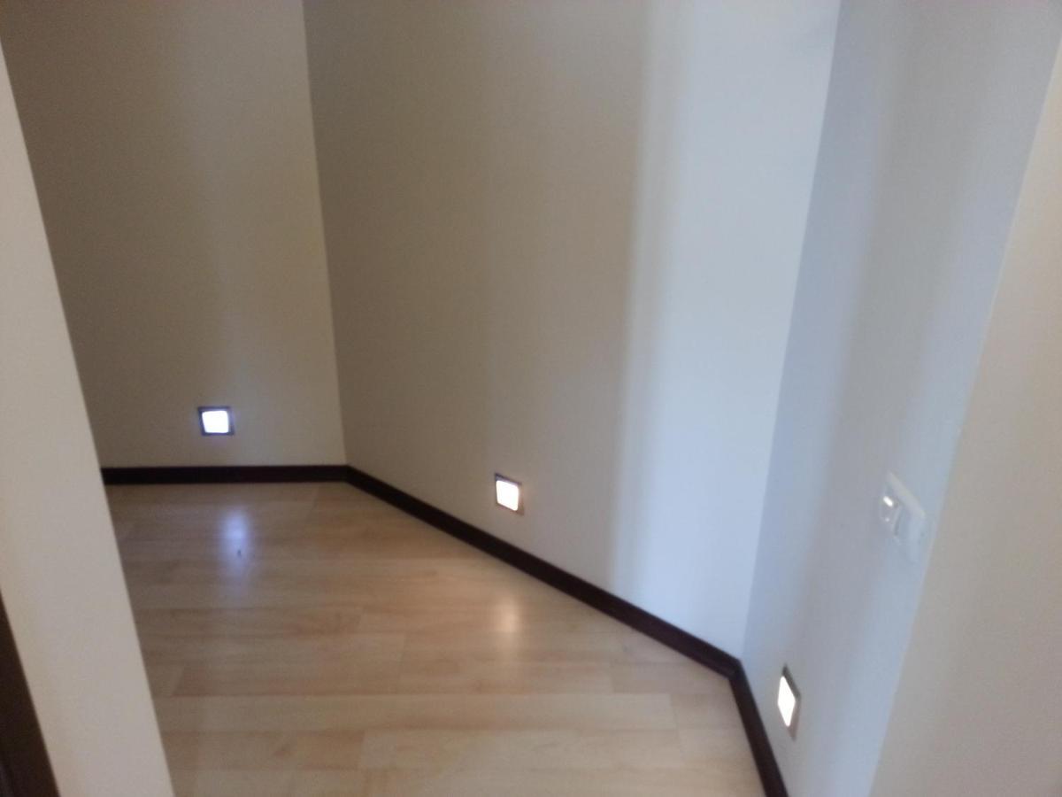 Apartment 3 Rooms Elegant บูคาเรสต์ ภายนอก รูปภาพ