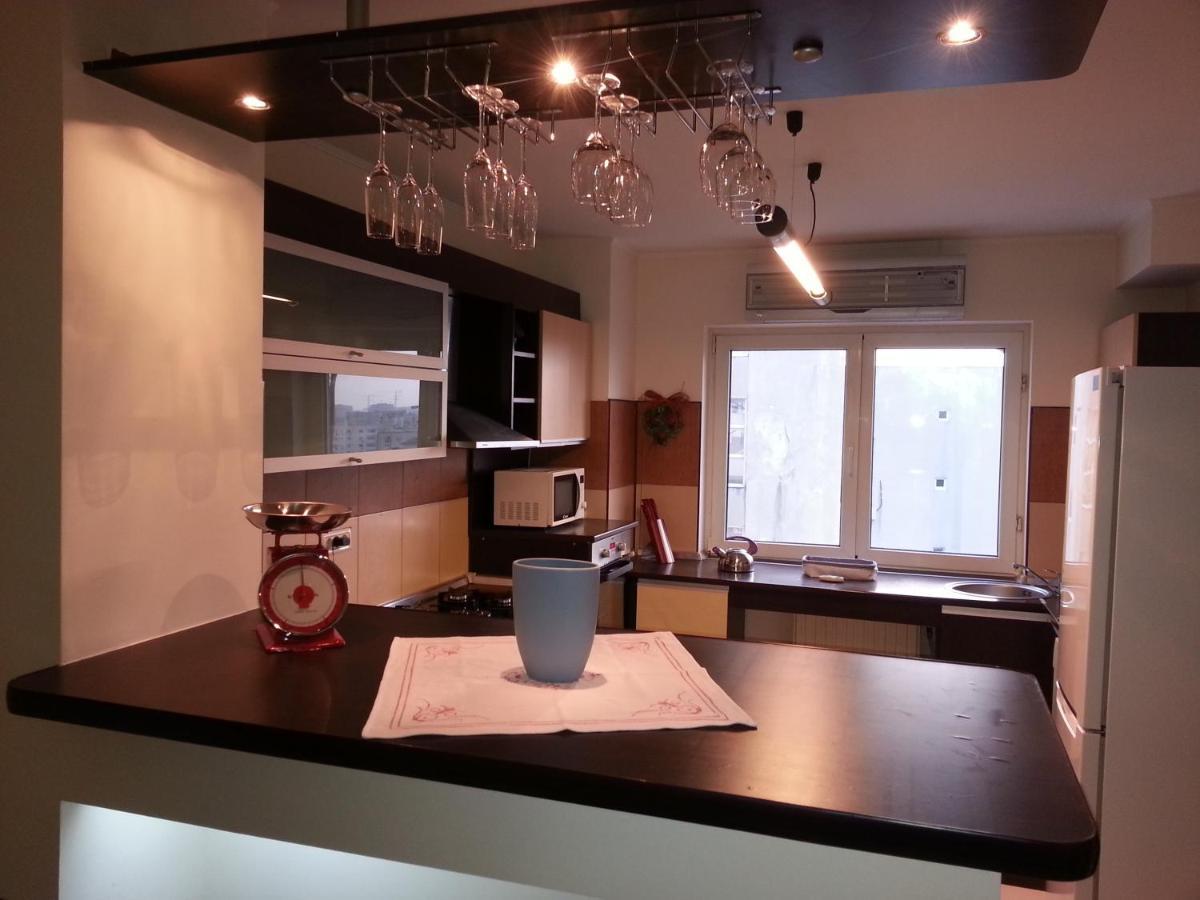 Apartment 3 Rooms Elegant บูคาเรสต์ ภายนอก รูปภาพ