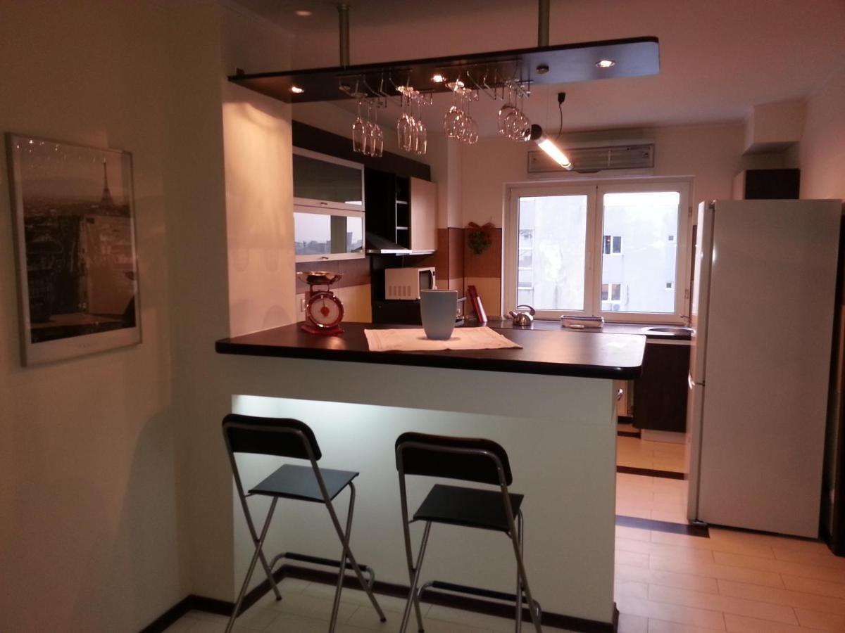 Apartment 3 Rooms Elegant บูคาเรสต์ ภายนอก รูปภาพ