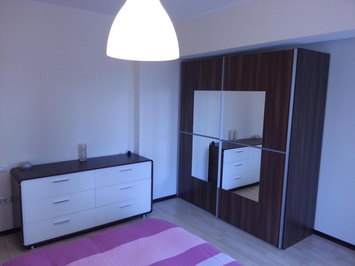 Apartment 3 Rooms Elegant บูคาเรสต์ ภายนอก รูปภาพ